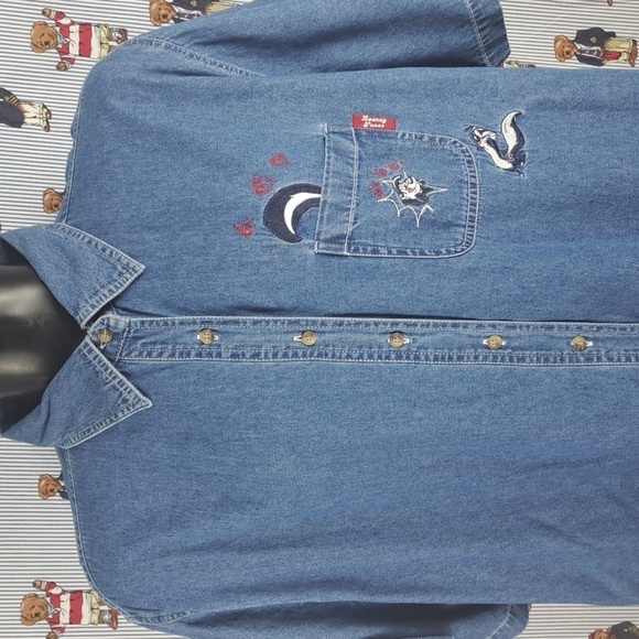 Vintage Y2K NWT Women's Looney Tunes embroidered Pepe Le Pew denim button shirt - Picture 1 of 7